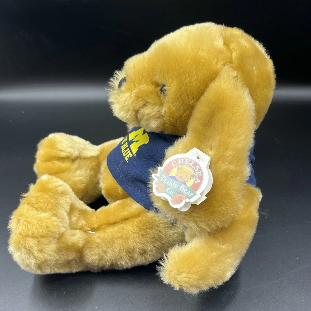 Collegiate Licensed Michigan Go Blue‎ Chelsea Teddy Bear Co Knuckles Dog NWT
